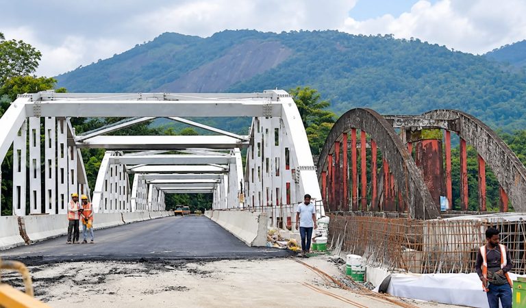 കേരളത്തിലെ ആദ്യ ബോ സ്ട്രിങ് സ്റ്റീൽ ആർച്ച് പാലം നേര്യമംഗലത്ത്; ഒക്ടോബർ 15നകം തുറക്കും