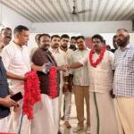 ഡൽഹി സമരത്തിൽ പങ്കെടുക്കാൻ പുറപ്പെട്ട യുവജന-വിദ്യാർത്ഥി പ്രവർത്തകർക്ക് എറണാകുളത്ത് യാത്രയയപ്പ് നൽകുന്നു