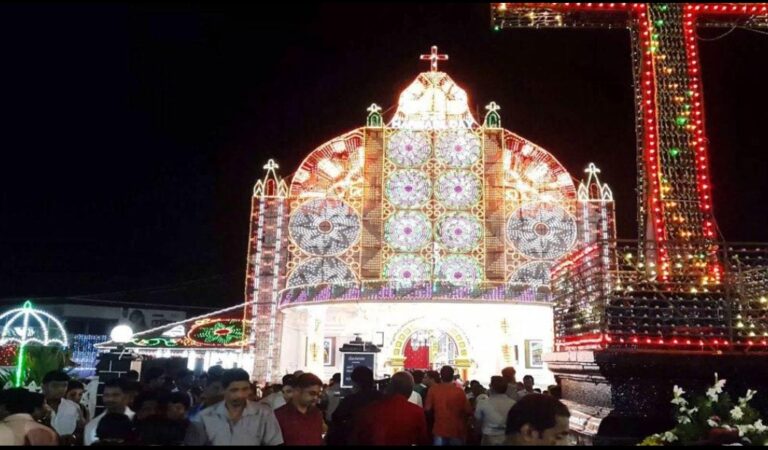 വിശ്വാസത്തിന്റെ മഹാപ്രവാഹമായി കന്നി 20; കോതമംഗലം മാർത്തോമ ചെറിയപള്ളിയിലേക്ക് ഒഴുകിയെത്തി തീർഥാടക ലക്ഷങ്ങൾ