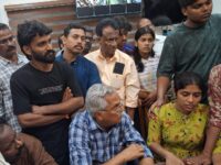 ചേരാനല്ലൂർ അപകടത്തിൽ മരിച്ച ജയബാലകൃഷ്ണന്റെ കുടുംബത്തെ സന്ദർശിക്കുന്ന ബിനോയ് വിശ്വം
