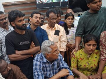 ചേരാനല്ലൂർ അപകടത്തിൽ മരിച്ച ജയബാലകൃഷ്ണന്റെ കുടുംബത്തെ സന്ദർശിക്കുന്ന ബിനോയ് വിശ്വം